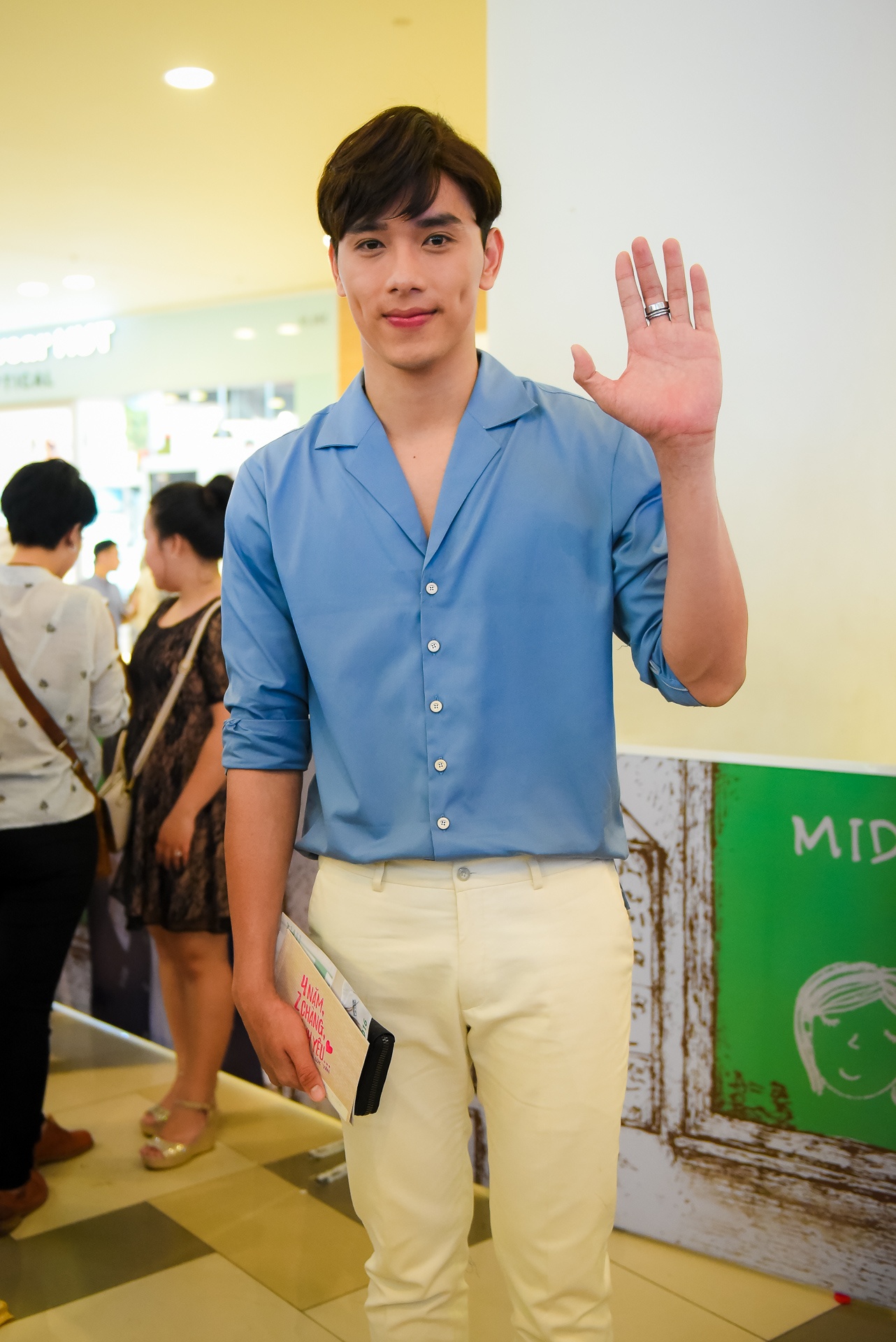 Midu tinh tu ben Harry Lu anh 9