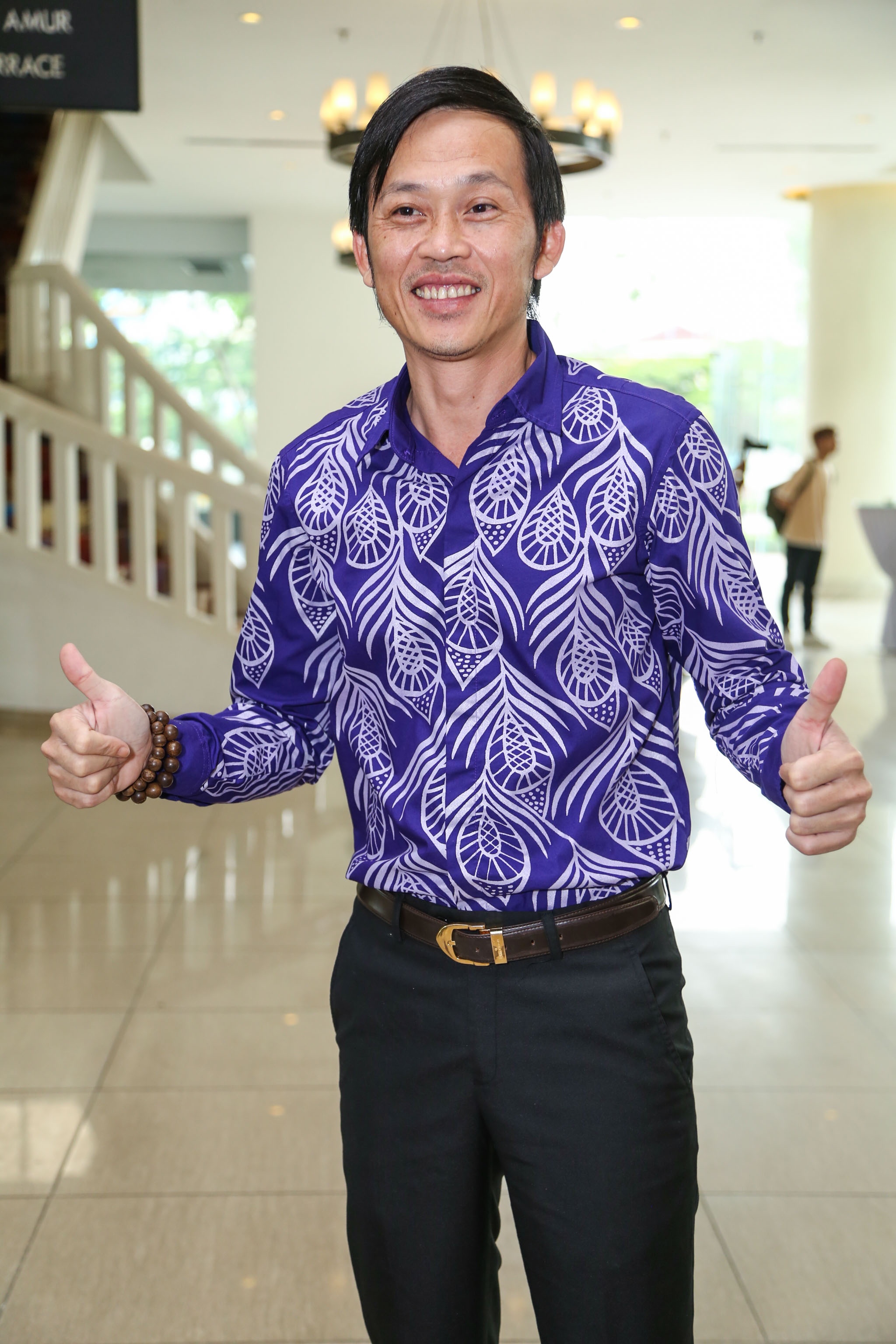 Nam Thu xuc dong gap Hoai Linh anh 1