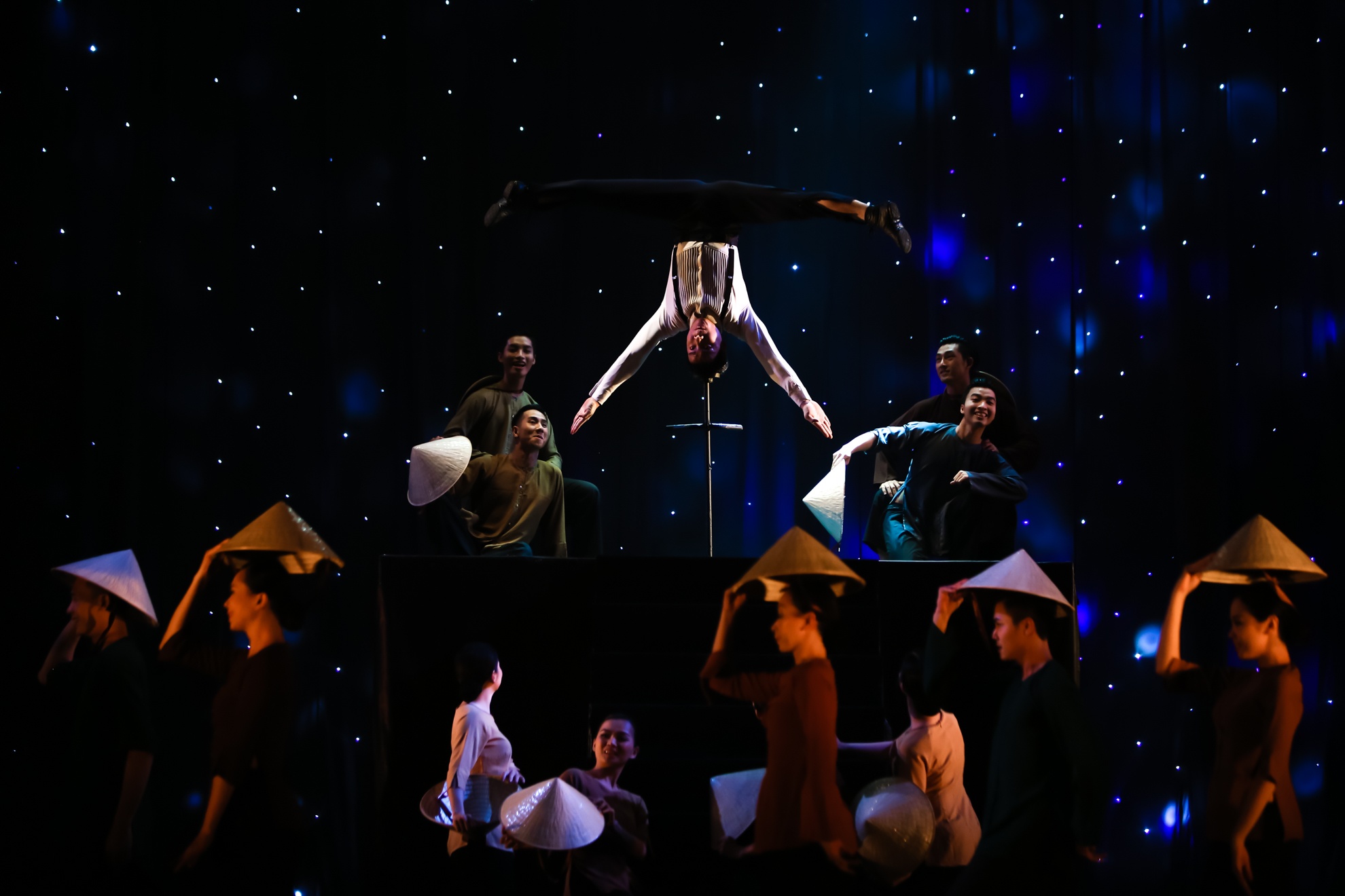 Hinh anh dep trong live show kich xiec 2 ty anh 4