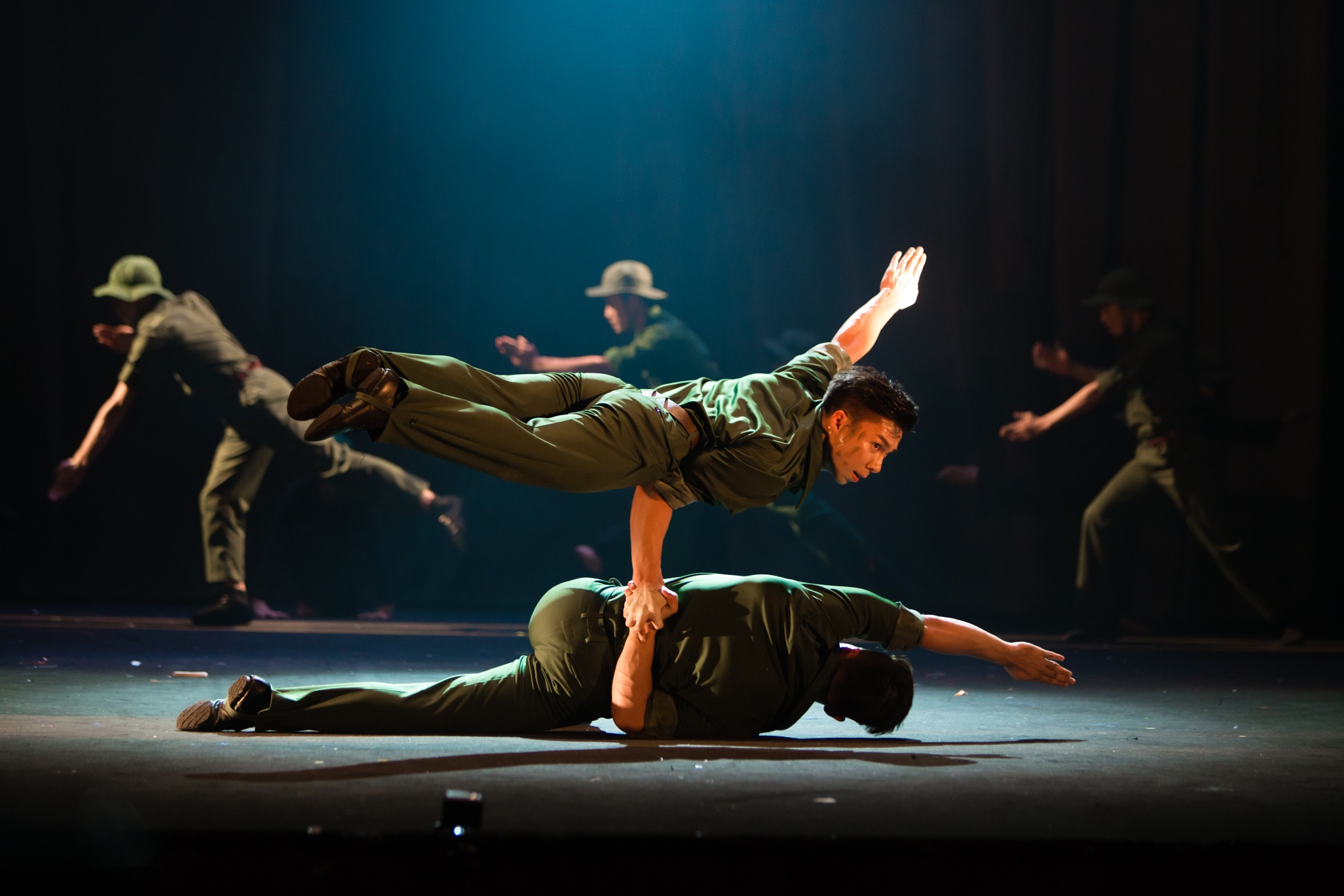 Hinh anh dep trong live show kich xiec 2 ty anh 10