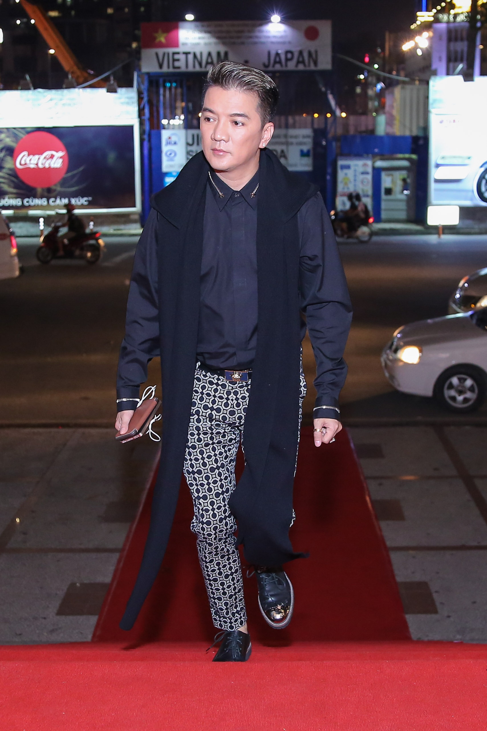 Sao Việt đi xem kịch xiếc ảnh 4 Sao Viet di xem kich xiec anh 4