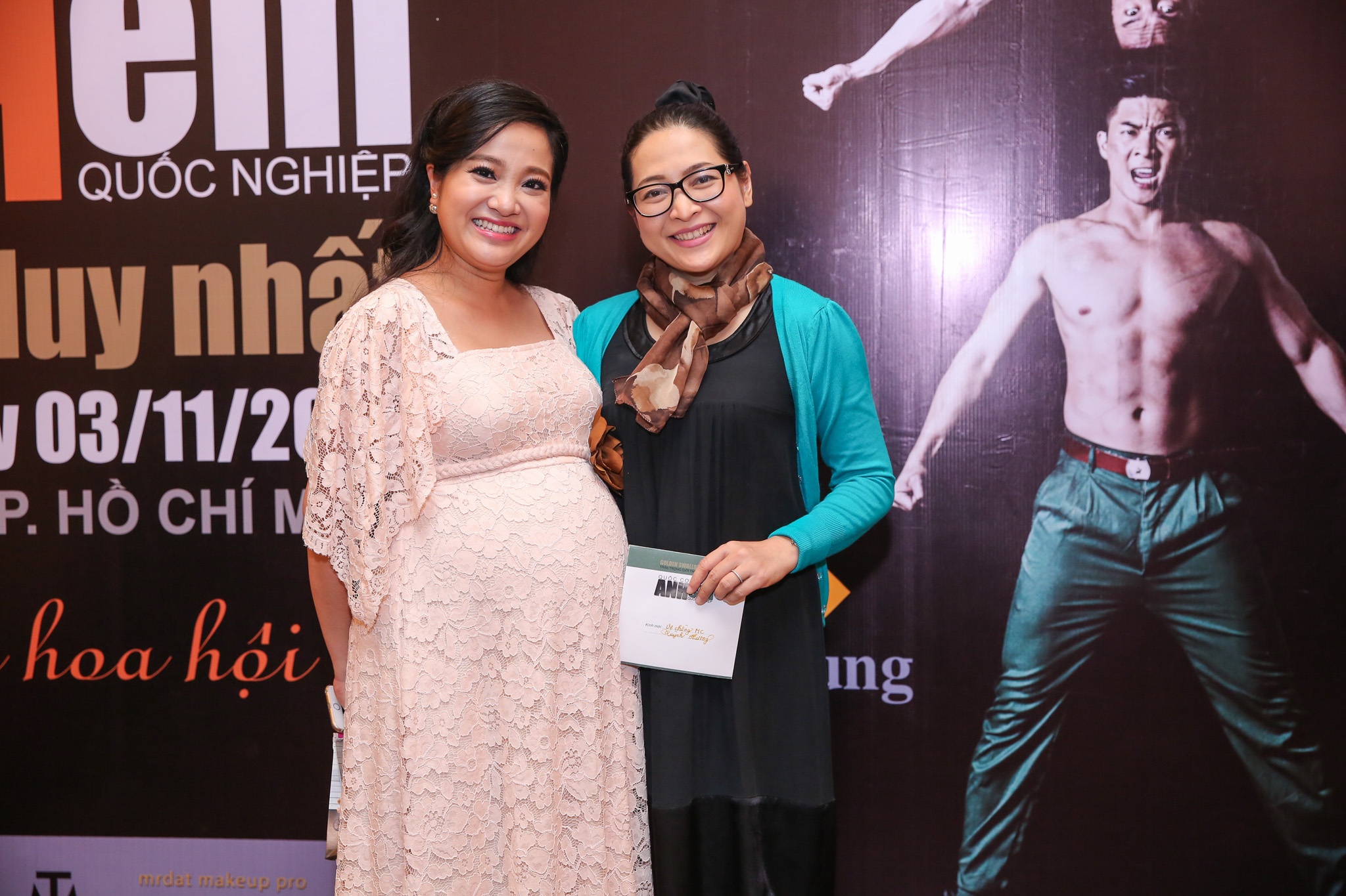 Sao Việt đi xem kịch xiếc ảnh 12 Sao Viet di xem kich xiec anh 12