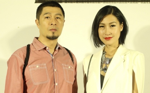 Charlie Nguyen va Kathy Uyen giup do ban tre yeu dien anh hinh anh