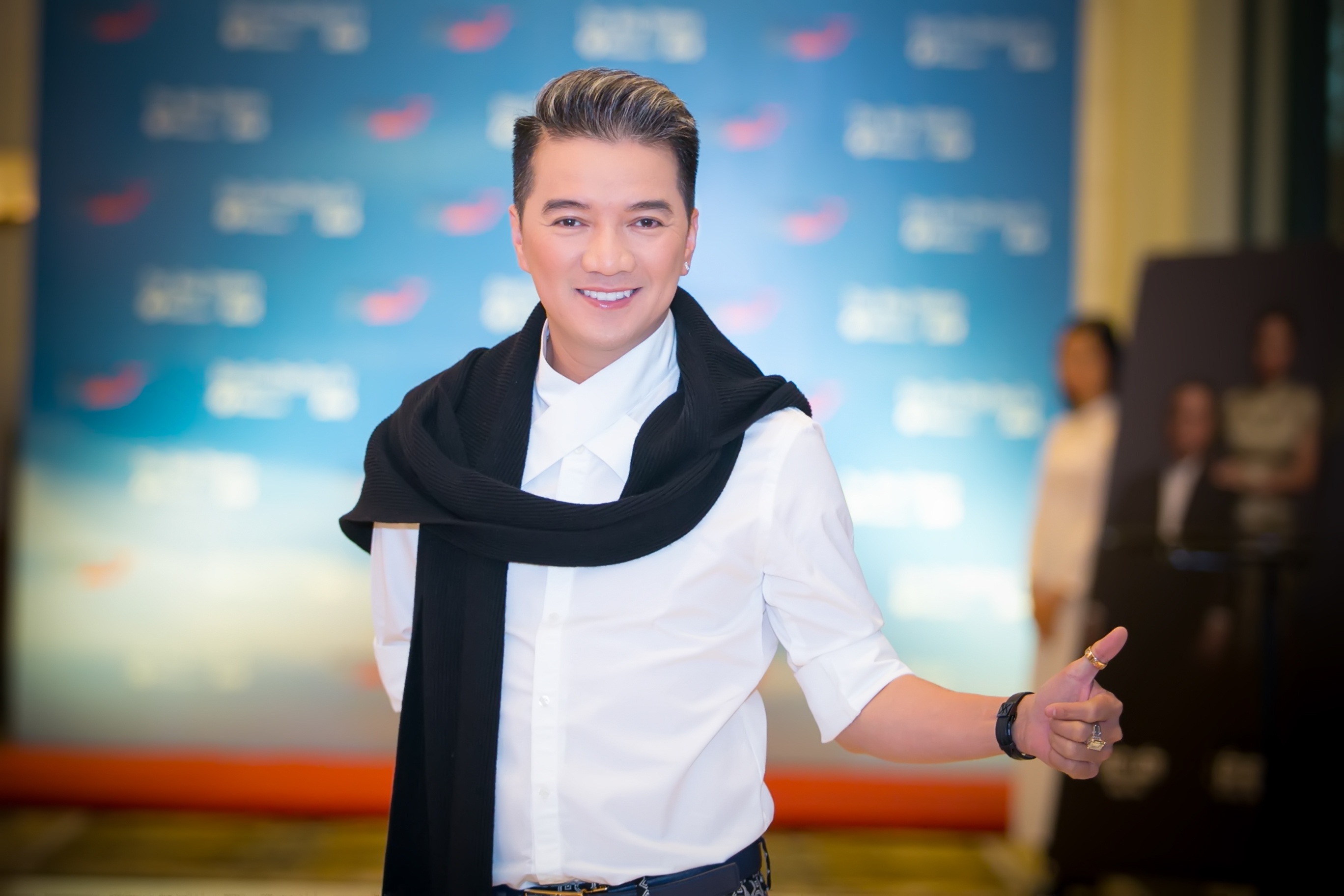 Gái nhảy Minh Thư đi xem phim ảnh 3 Gai nhay Minh Thu di xem phim anh 3