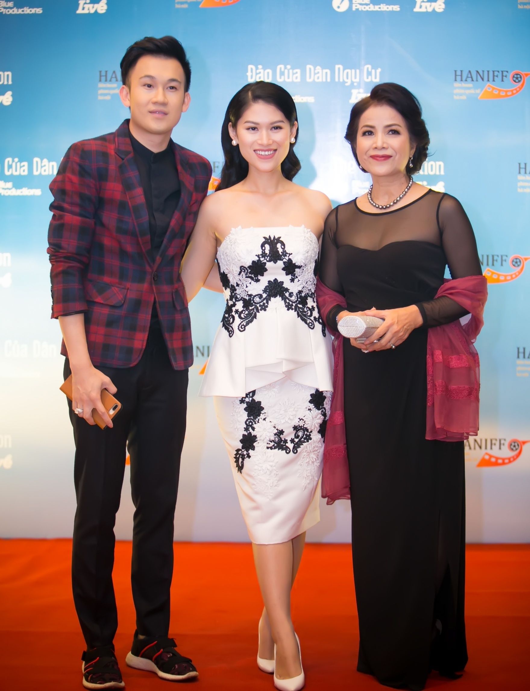 Gái nhảy Minh Thư đi xem phim ảnh 6 Gai nhay Minh Thu di xem phim anh 6