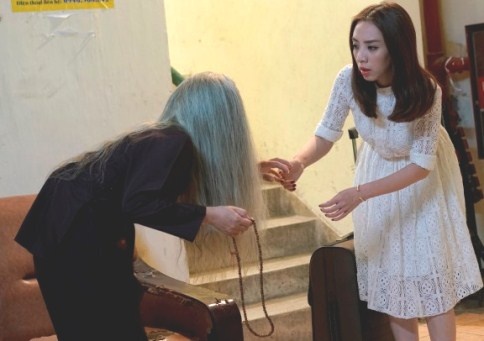 Thu Trang hoang so khi quay phim trong chung cu cu hinh anh