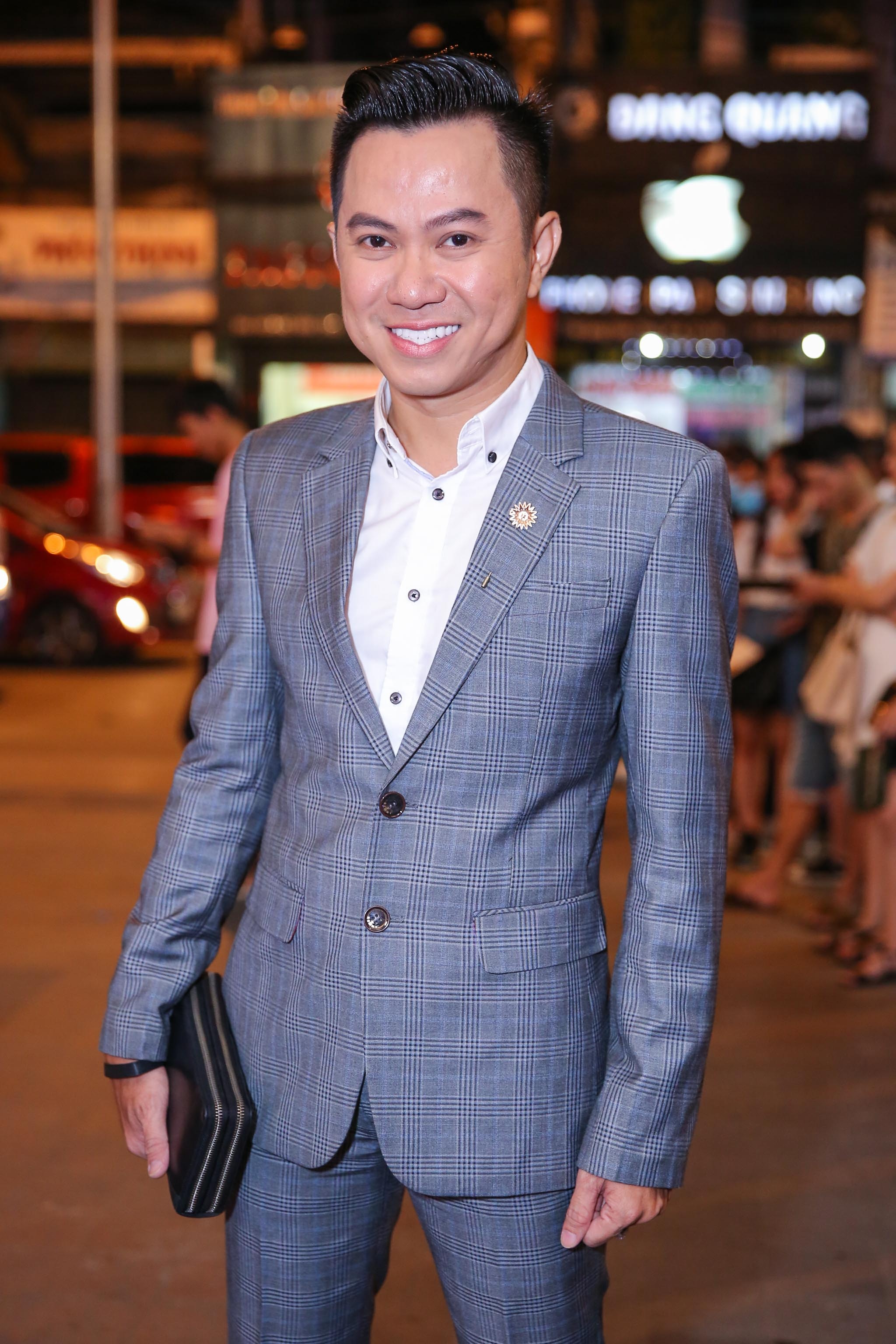 Angela Phuong Trinh dien dam xe sau di ra mat phim anh 9