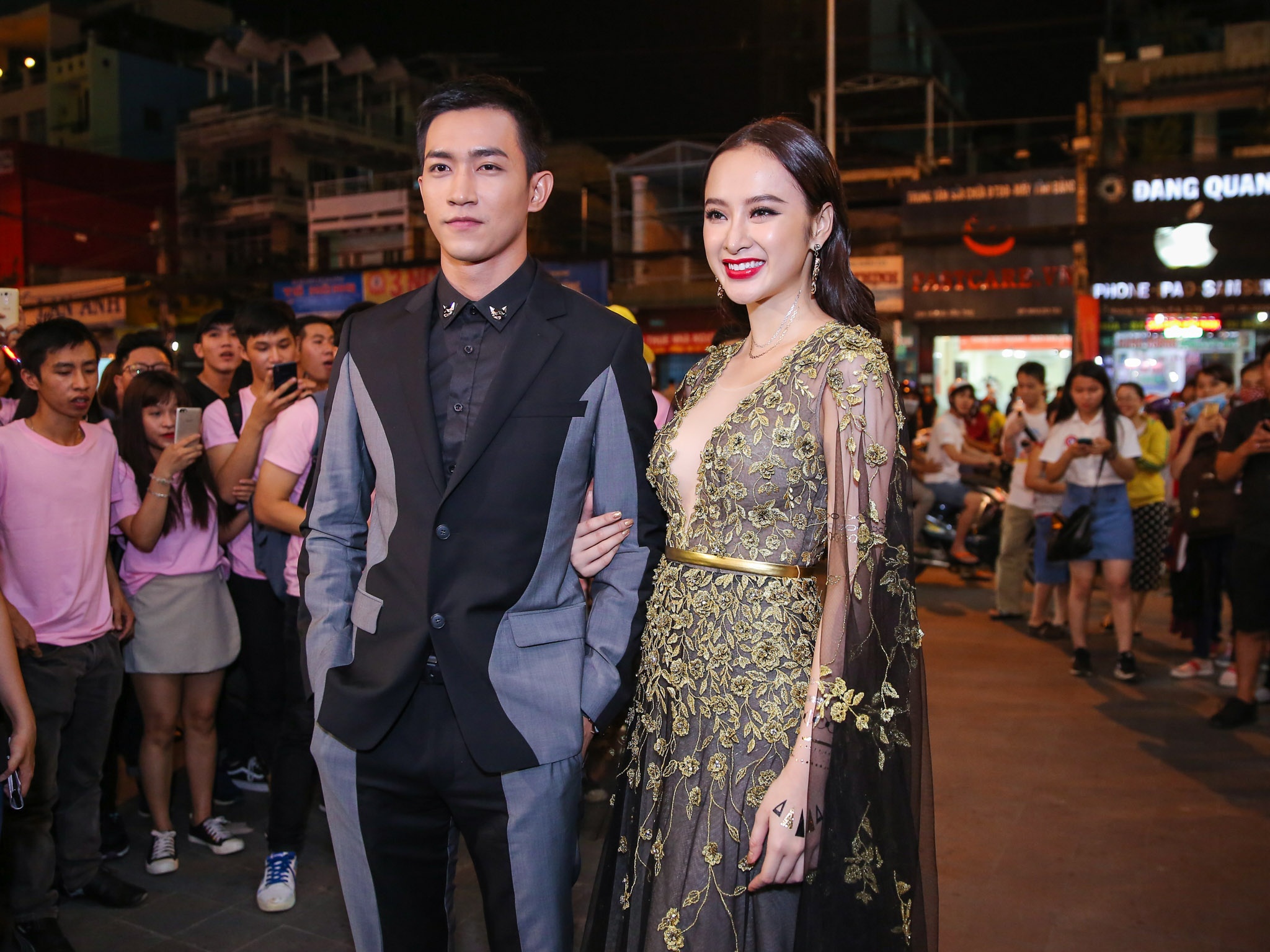 Angela Phuong Trinh dien dam xe sau di ra mat phim anh 2