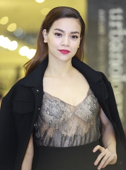 Ho Ngoc Ha lan dau song ca voi Khanh Ly anh 1