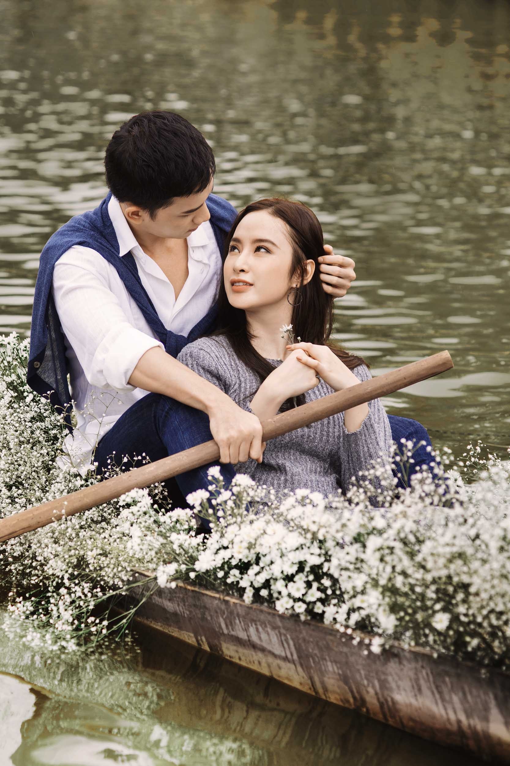 Angela Phuong Trinh lang man ben Vo Canh anh 2