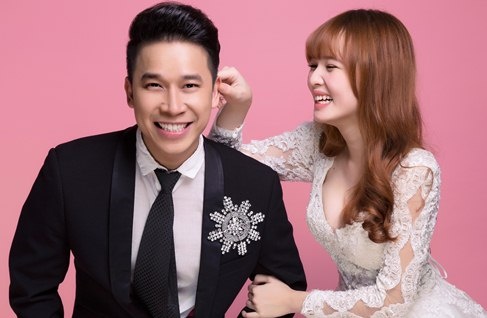 Le Hoang The Men tiet lo ca khuc cau hon Viet Hue hinh anh