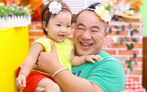 Gia dinh hanh phuc cua dien vien 'Bong dung muon khoc' hinh anh