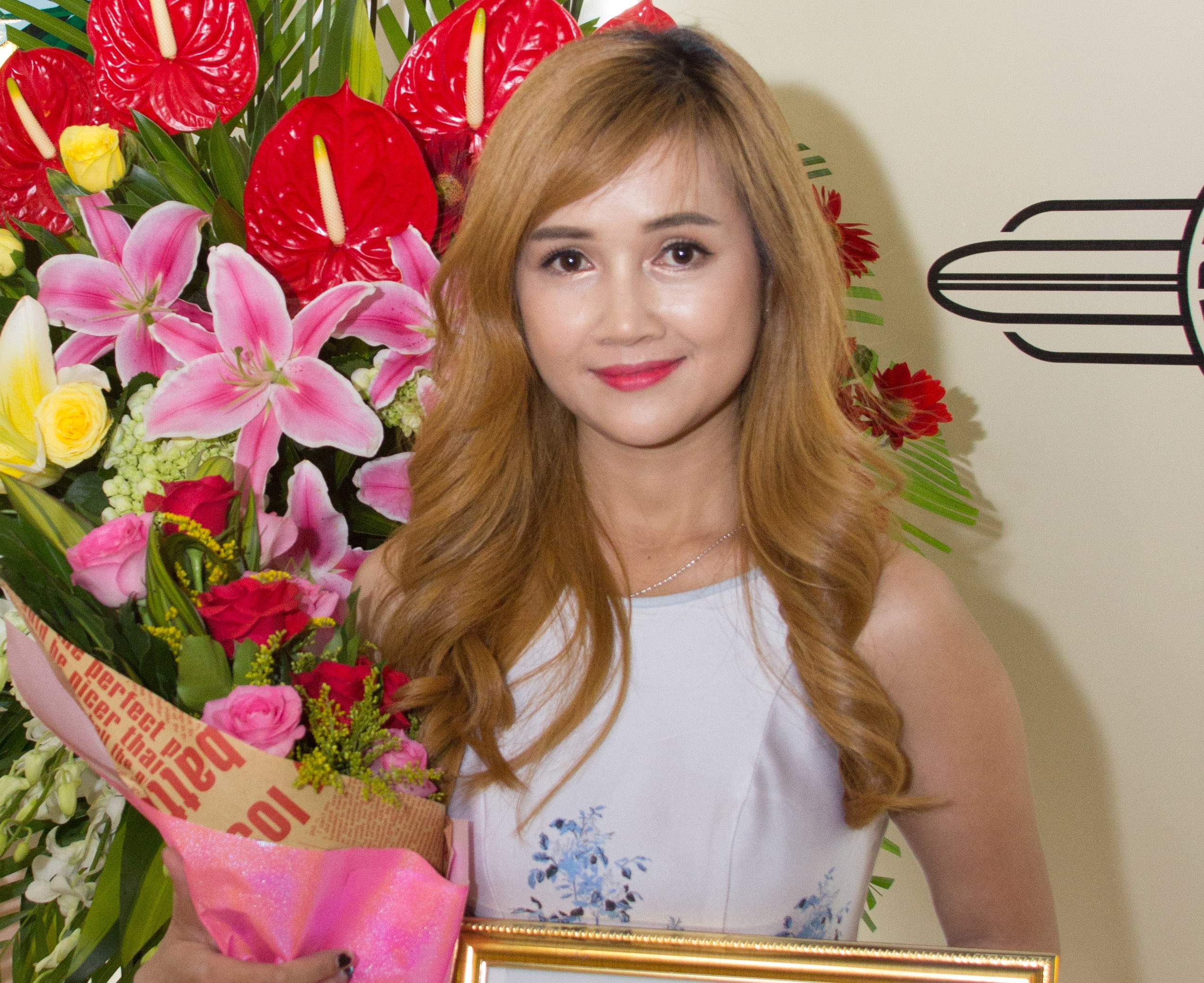 Nha Phuong tung song trong can phong 9 m2 anh 2