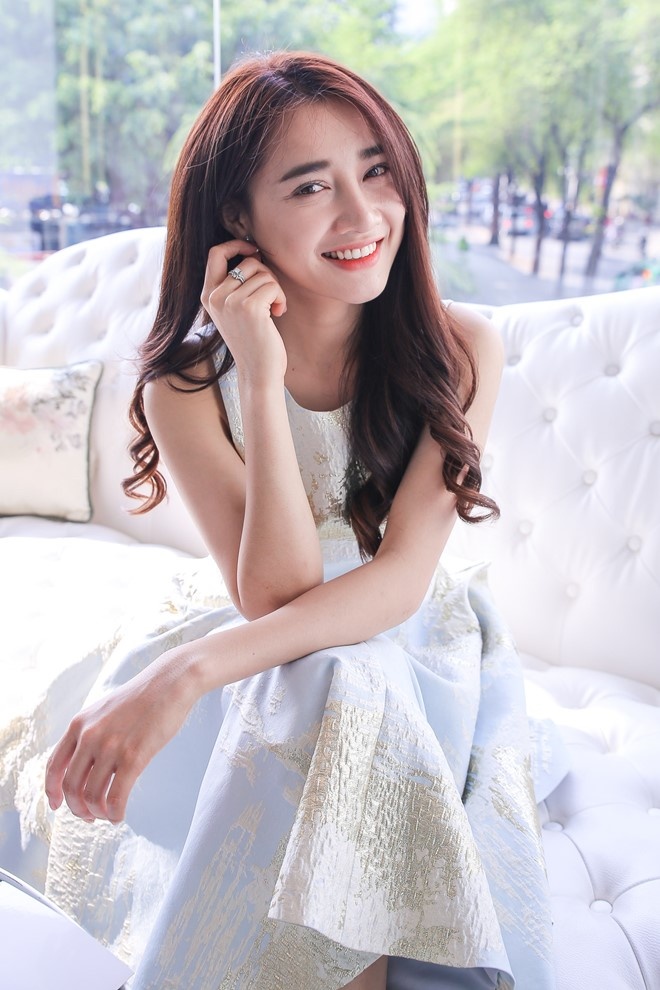 Nha Phuong tung song trong can phong 9 m2 anh 1