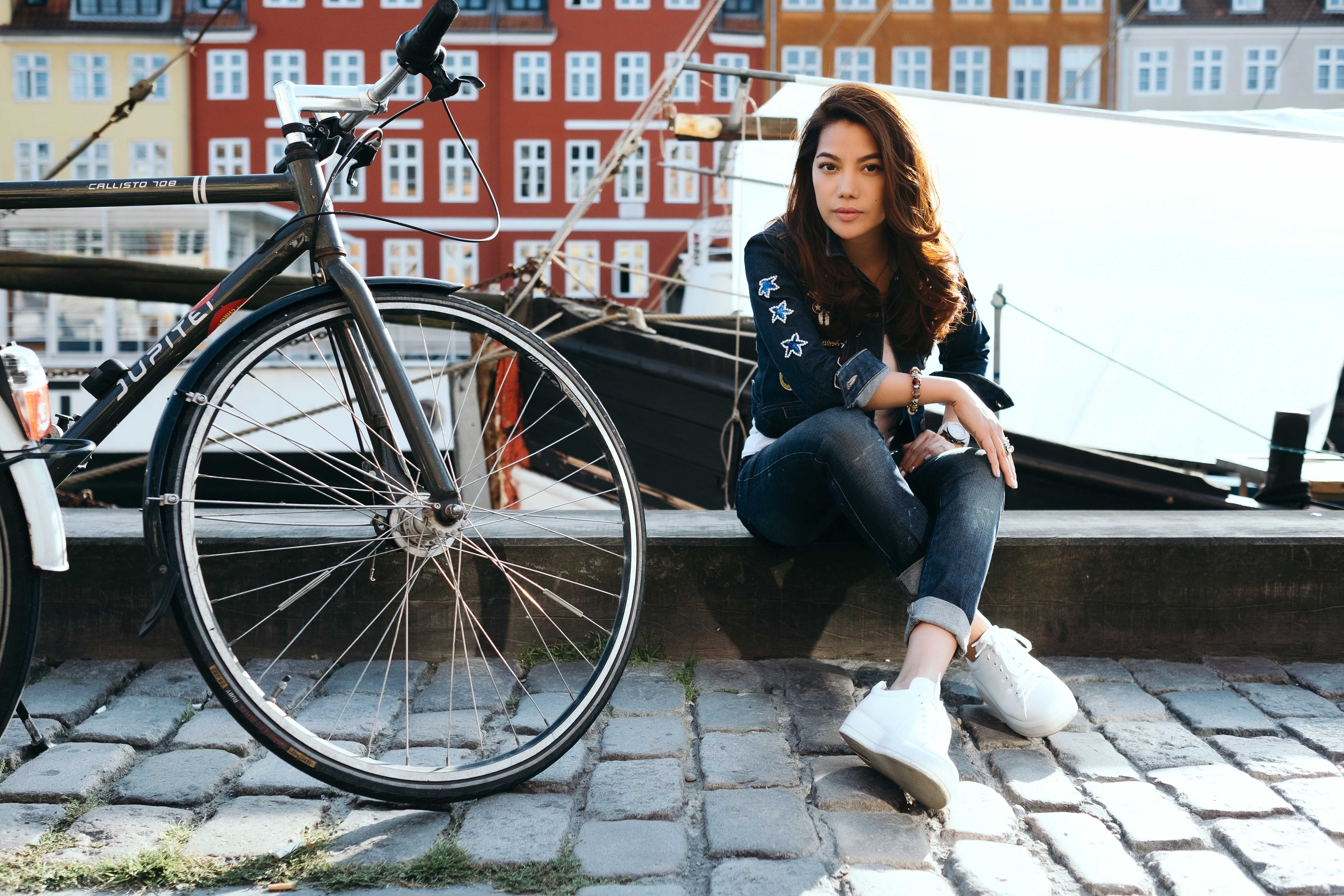 Trương Ngọc Ánh cuốn hút trên đường phố châu Âu ảnh 4 Truong Ngoc Anh cuon hut tren duong pho chau Au anh 4