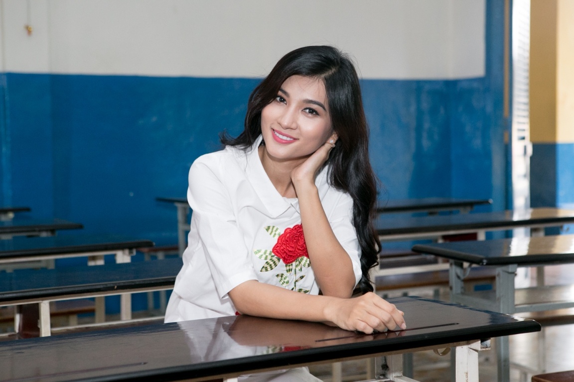 Kim Tuyen boi hoi ve tham truong anh 7