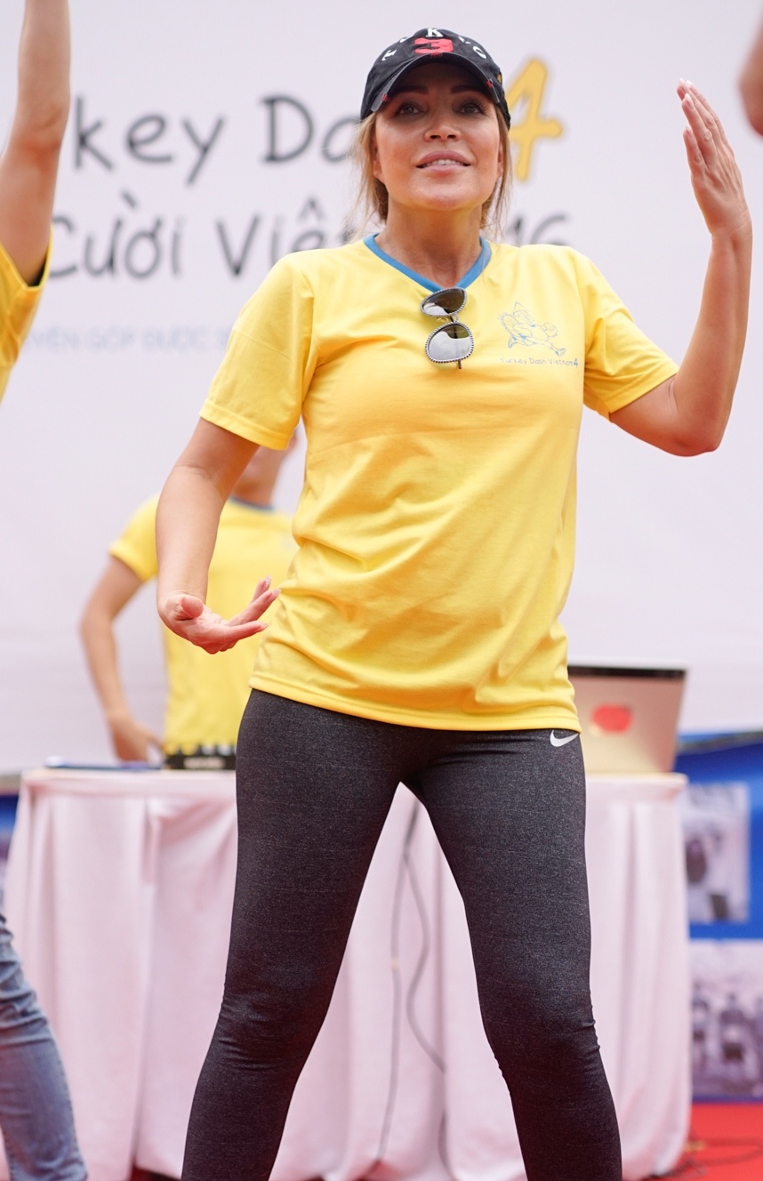 Sao Việt đi bộ vì từ thiện ảnh 1 Sao Viet di bo vi tu thien anh 1