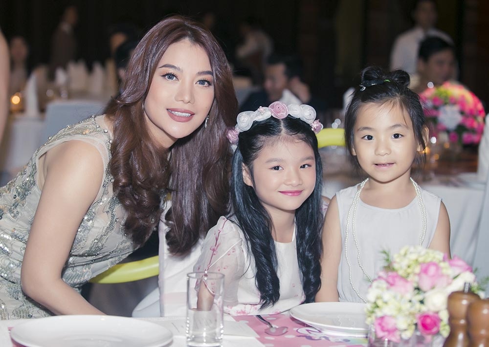 Truong Ngoc Anh to chuc sinh nhat cho con gai anh 2