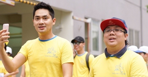 Sao Viet phan khich tham gia di bo gay quy tu thien hinh anh