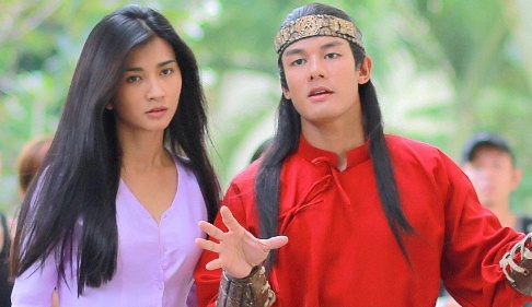 Kim Tuyen than thiet voi hau boi Thanh Long tren phim truong hinh anh