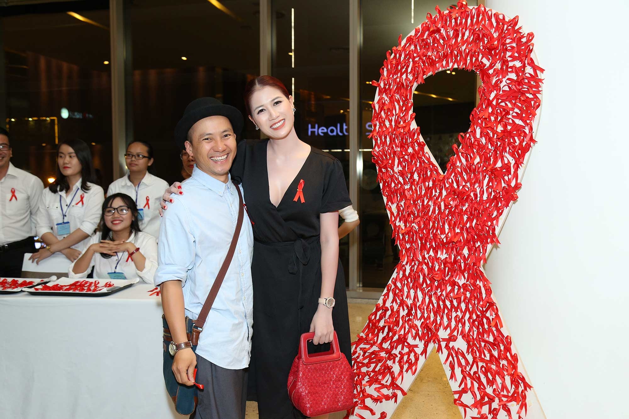 Sao Viet tap nap di su kien vi cong dong anh 9