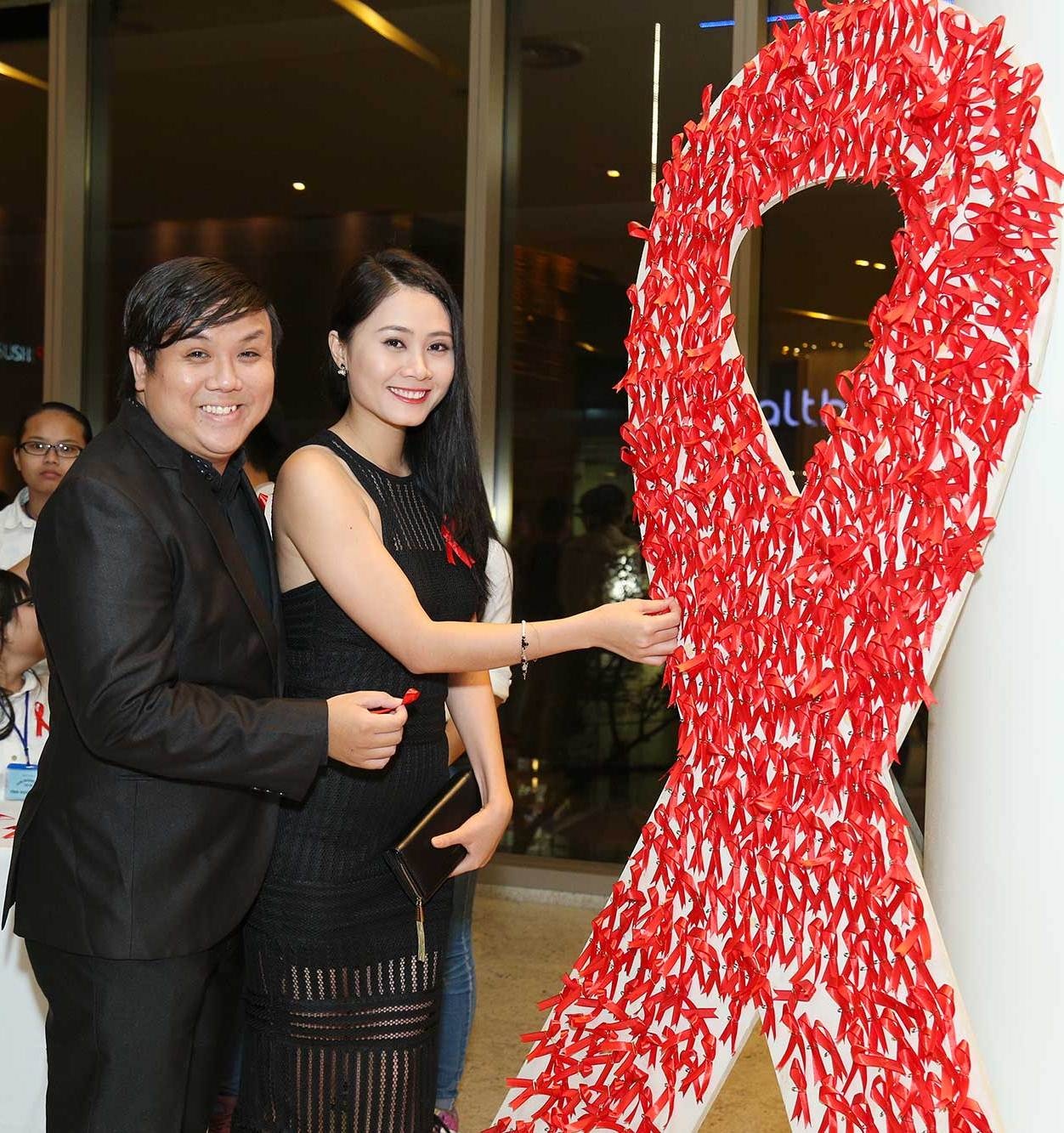 Sao Viet tap nap di su kien vi cong dong anh 10