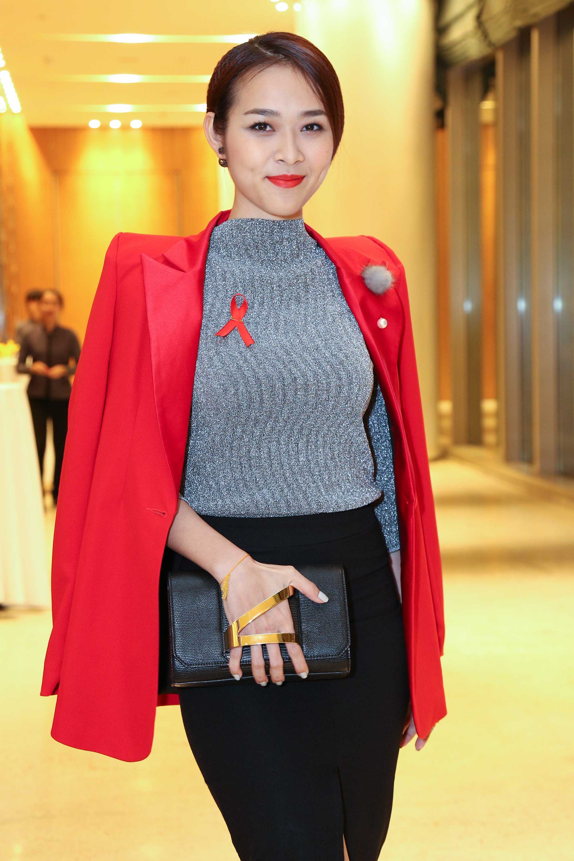 Sao Viet tap nap di su kien vi cong dong anh 8