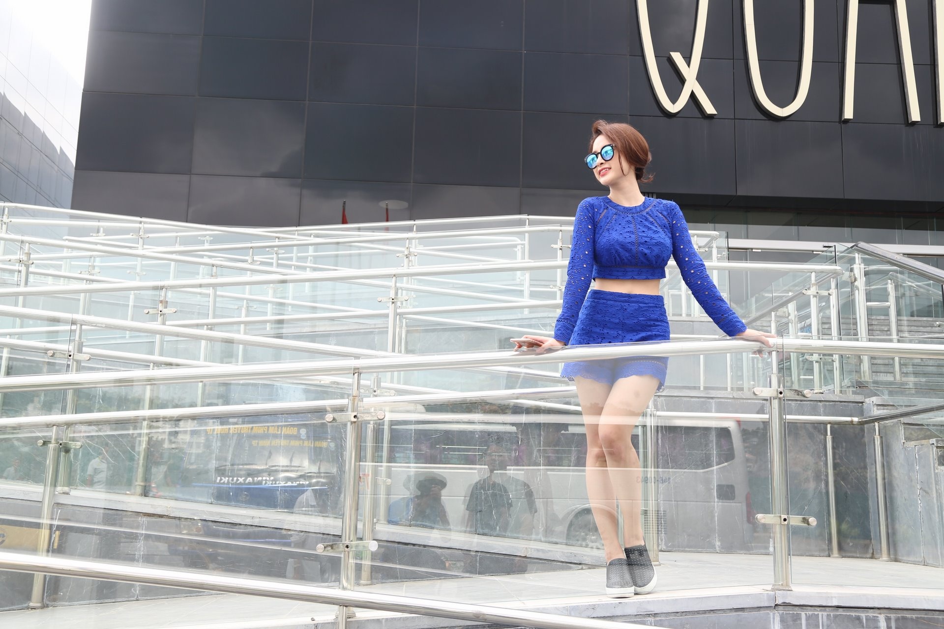 Aangela Phuong Trinh khoe dang tren du thuyen anh 5