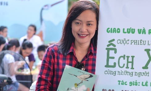 Dien vien Hong Anh du ra mat sach thieu nhi hinh anh