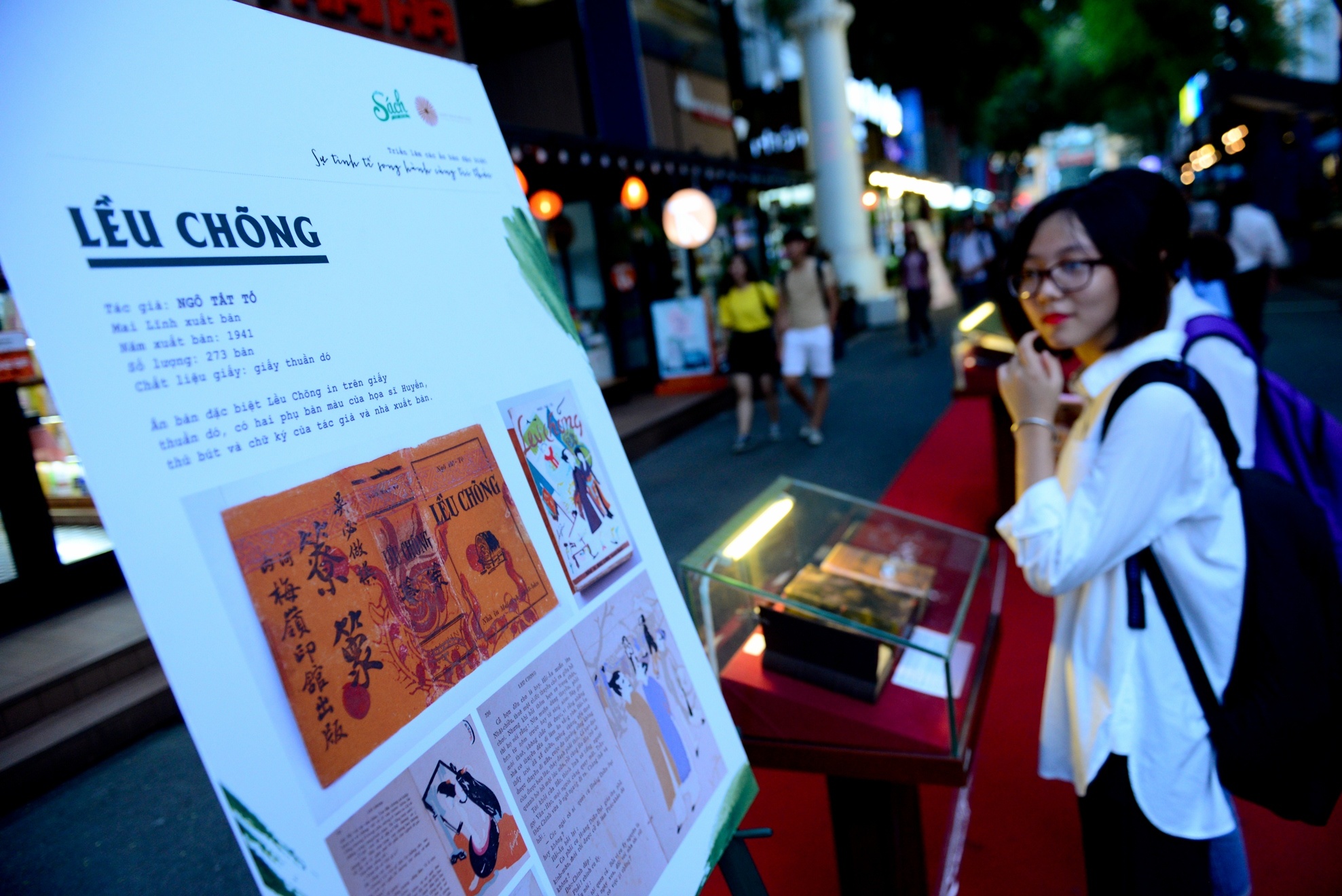 Ngam sach quy hiem tai duong sach anh 1