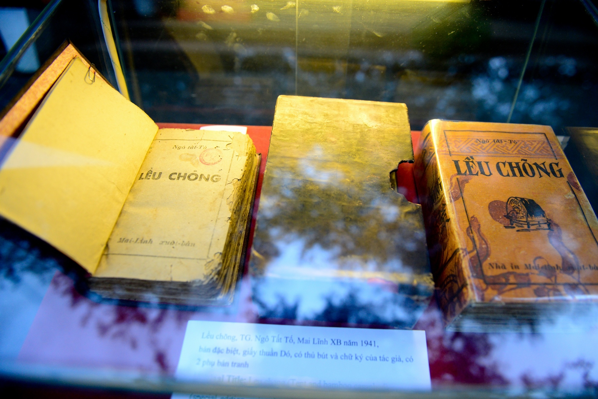 Ngam sach quy hiem tai duong sach anh 3