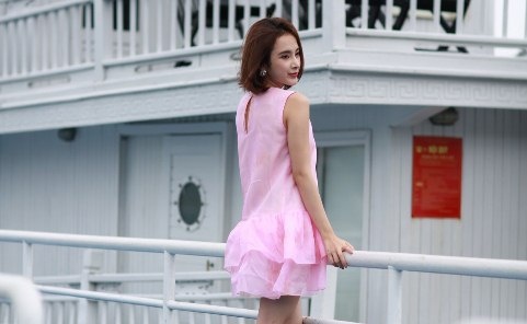 Angela Phuong Trinh khoe dang tren du thuyen o Ha Long hinh anh