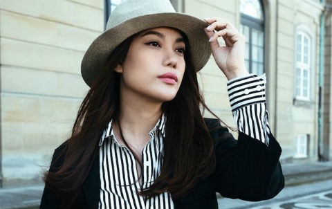 Truong Ngoc Anh phu nhan dang yeu dan em kem 13 tuoi hinh anh