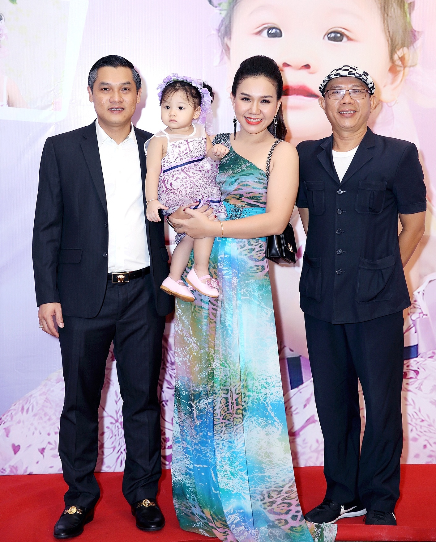 Xuan Hieu to chuc tiec thoi noi cho con gai anh 5