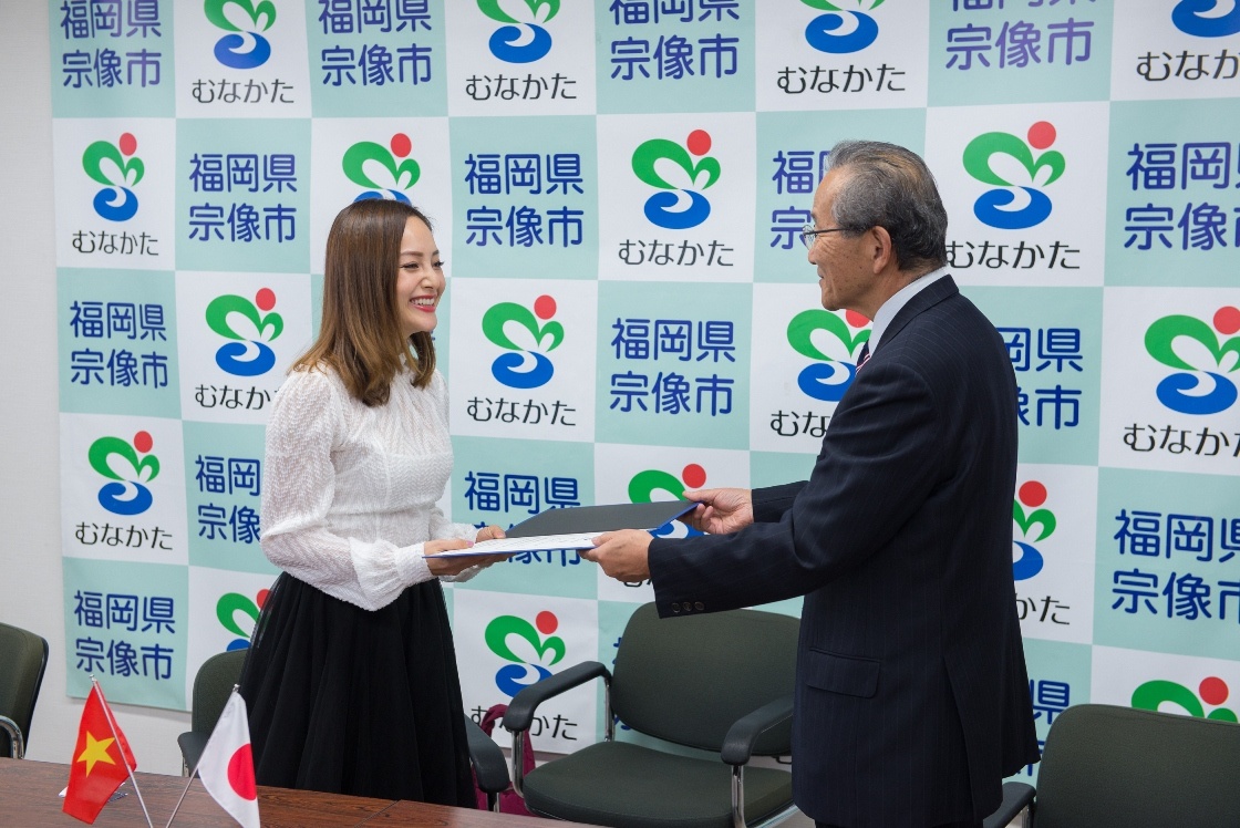 Lan Phuong lam dai su o Nhat Ban anh 1