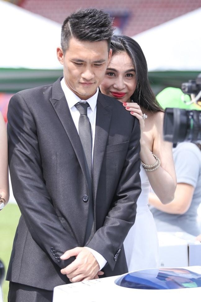 Thuy Tien khoc thuong Cong Vinh anh 2