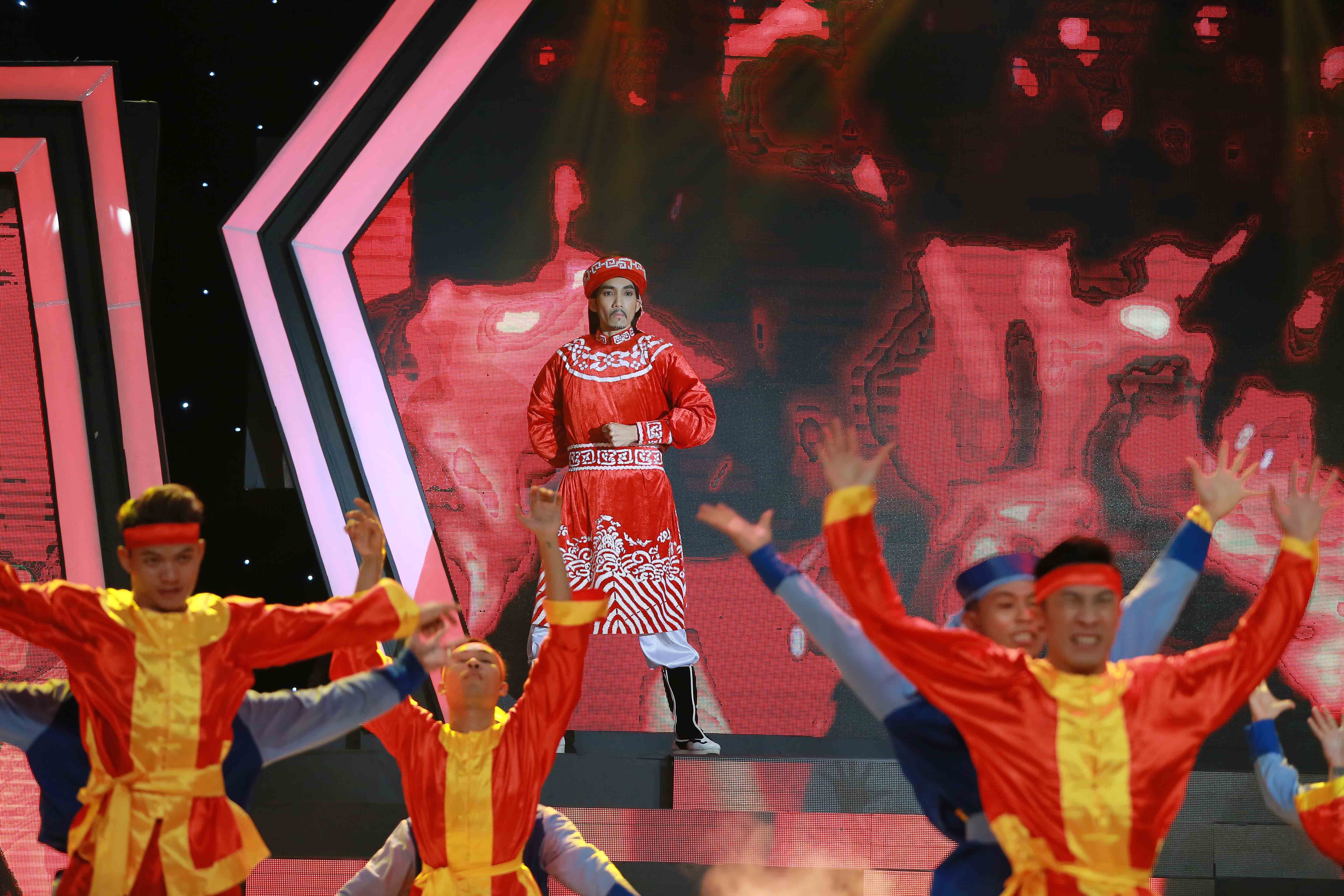 Vinh Thuyen Kim gianh giai quan quan anh 8