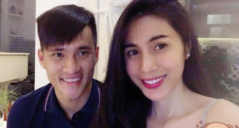 Thuy Tien khoc khi Cong Vinh tung bi nguoi than quay lung hinh anh