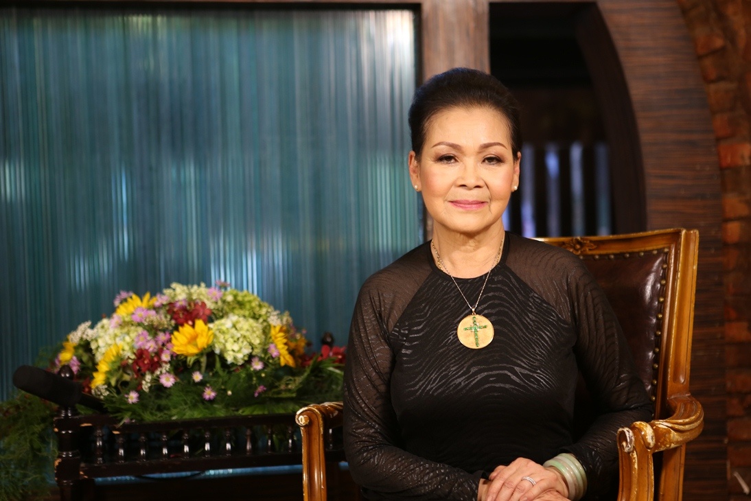 Khanh Ly - ba me que tren dat My anh 3