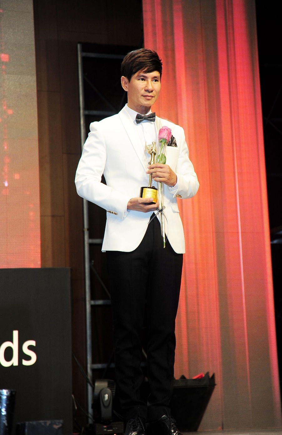 Ly Hai doat giai dao dien xuat sac nhat anh 5