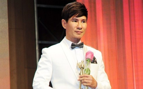 Ly Hai doat giai Dao dien xuat sac nhat chau A hinh anh