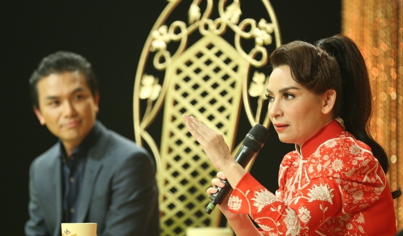 Phi Nhung chat chem Manh Quynh tren ghe nong anh 2