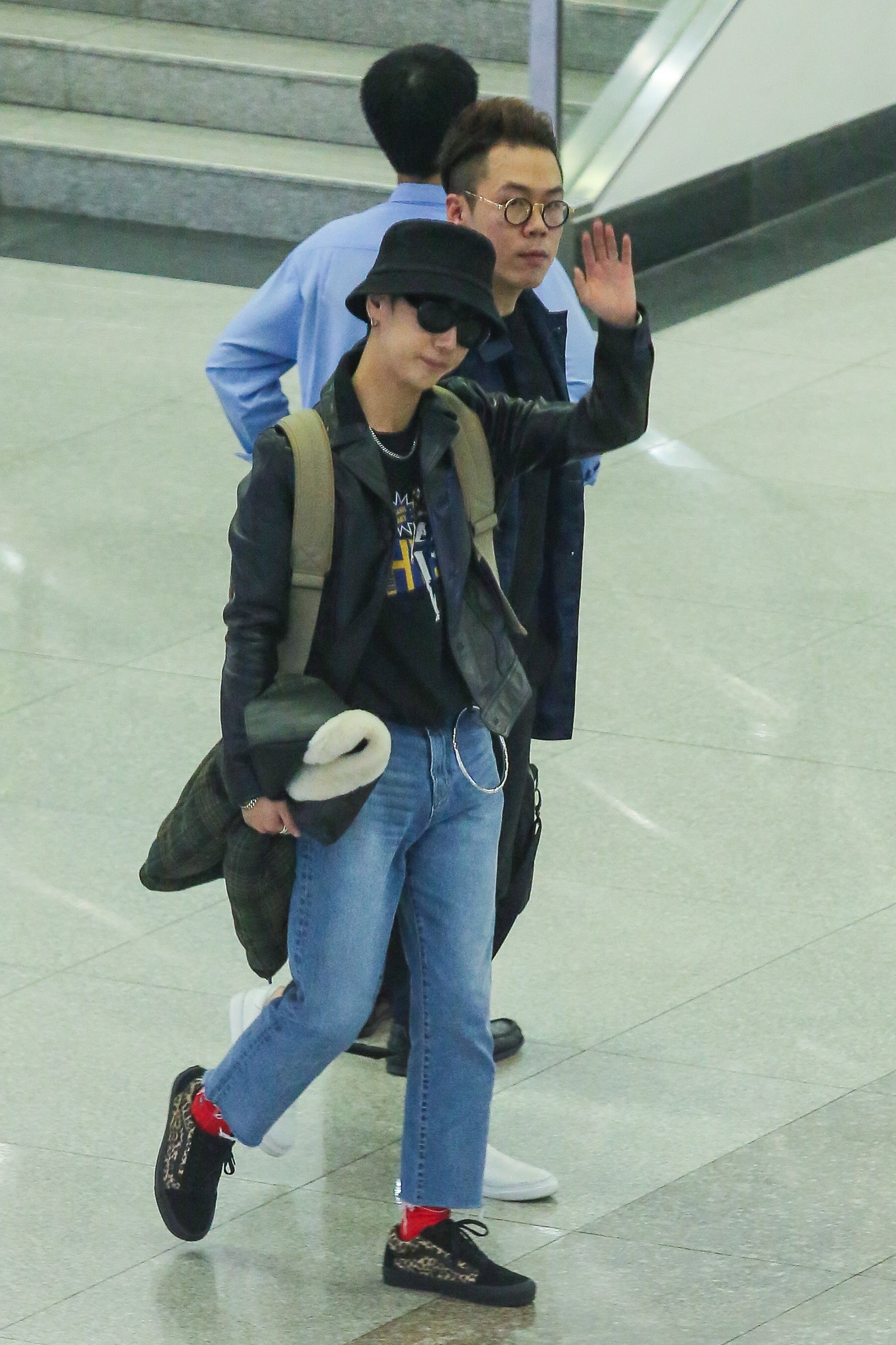 Fan Viet don Yesung o san bay anh 4