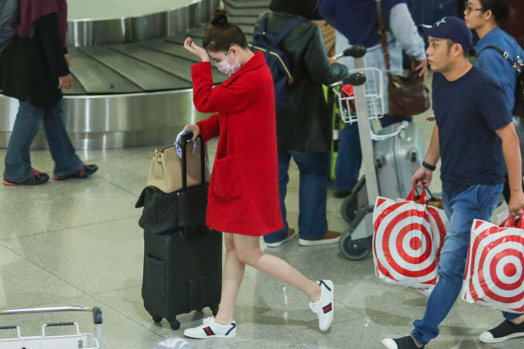 Ngoc Trinh ve nuoc sau chuyen tham ty phu anh 2