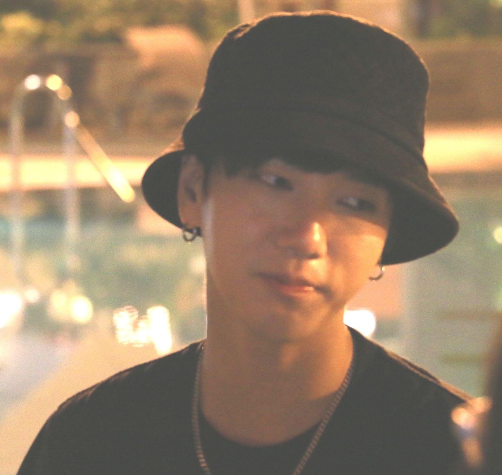 Yesung bi fan Viet keo ao,  giat mu anh 3