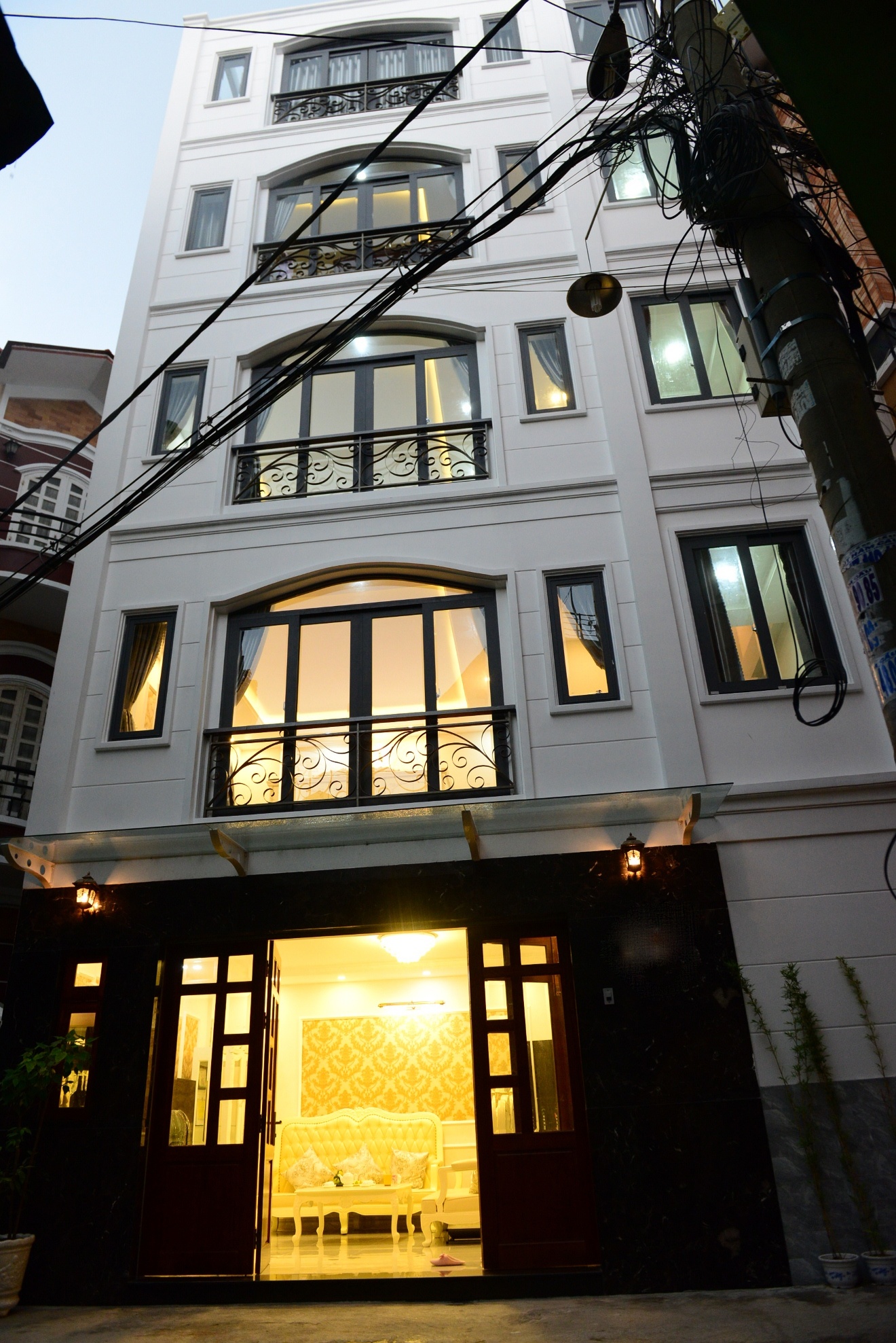 Ngoi nha 5 ty dong cua To My anh 1