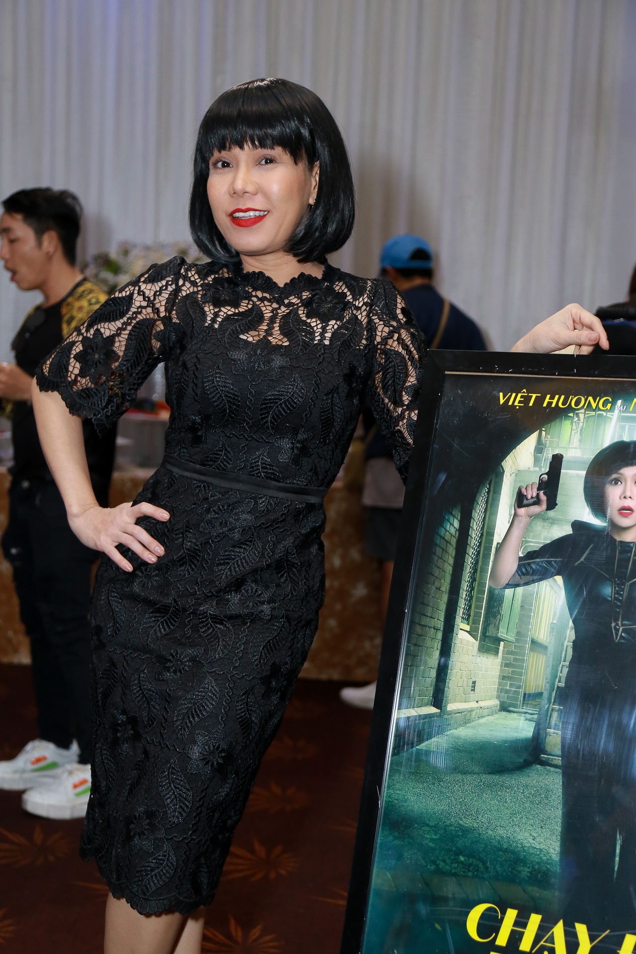 Hứa Vĩ Văn hôn tay Diễm My 9X ảnh 2 Hua Vi Van hon tay Diem My 9X anh 2