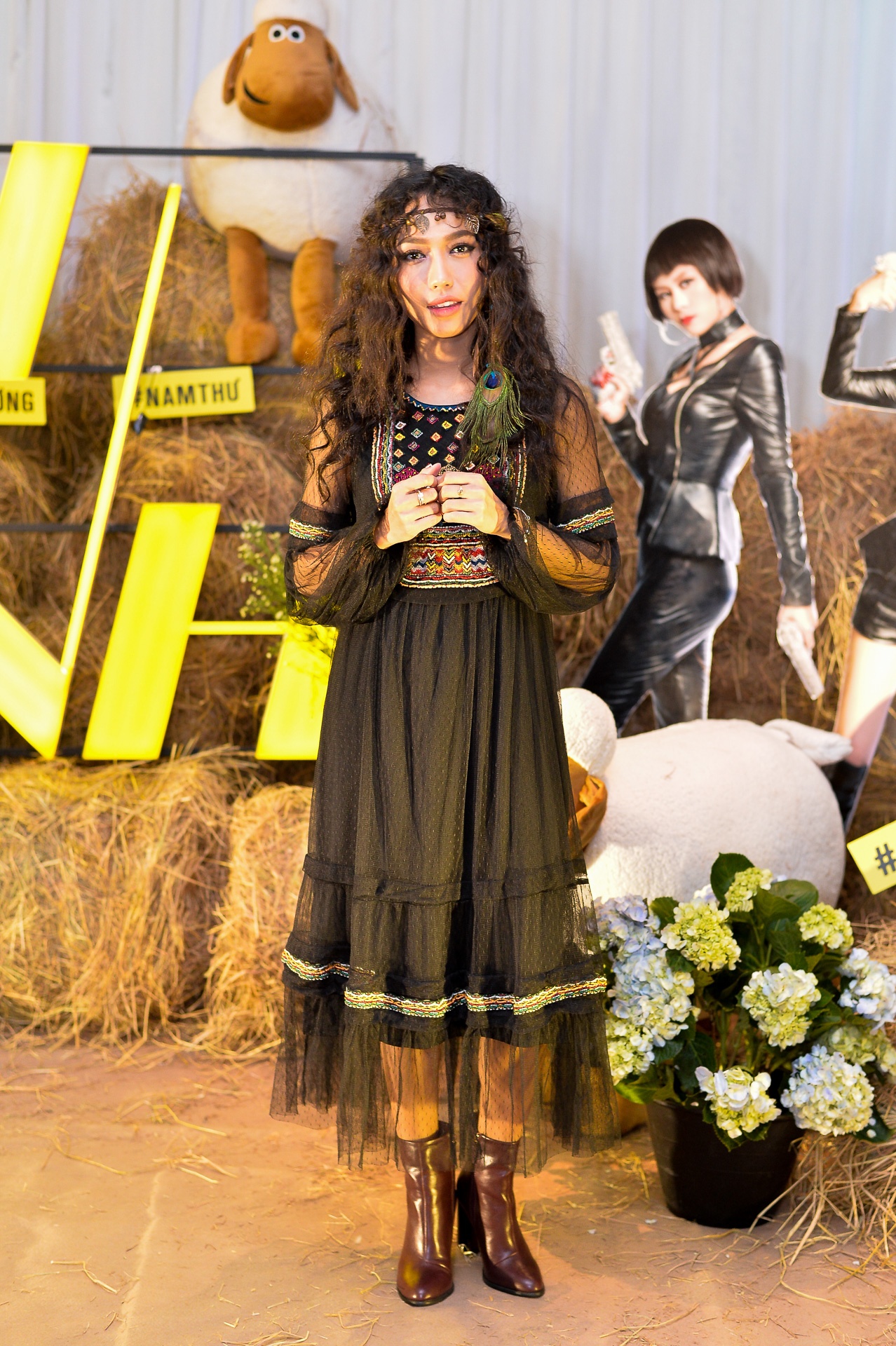 Hứa Vĩ Văn hôn tay Diễm My 9X ảnh 8 Hua Vi Van hon tay Diem My 9X anh 8