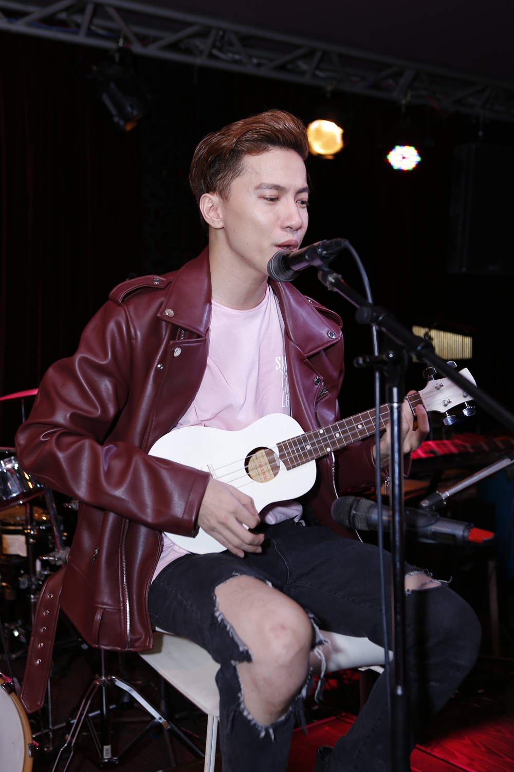 Mai Ngo den chuc mung S.T anh 5