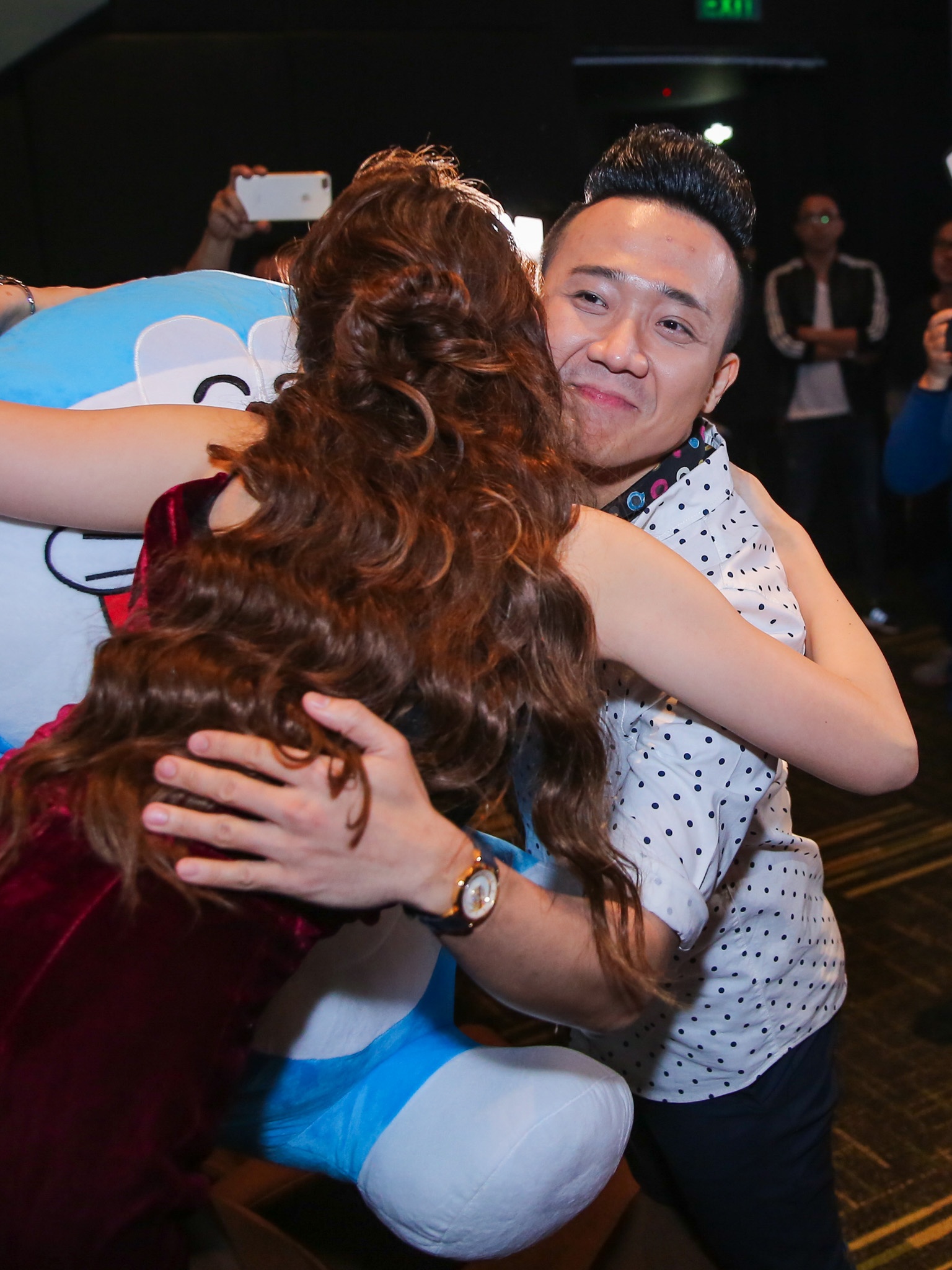 Hari Won va Tran Thanh xuat hien truoc dam cuoi anh 3